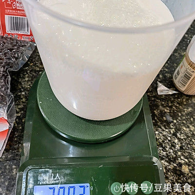 椰汁牛奶|椰汁牛奶西米露一口下肚，唇齿留香