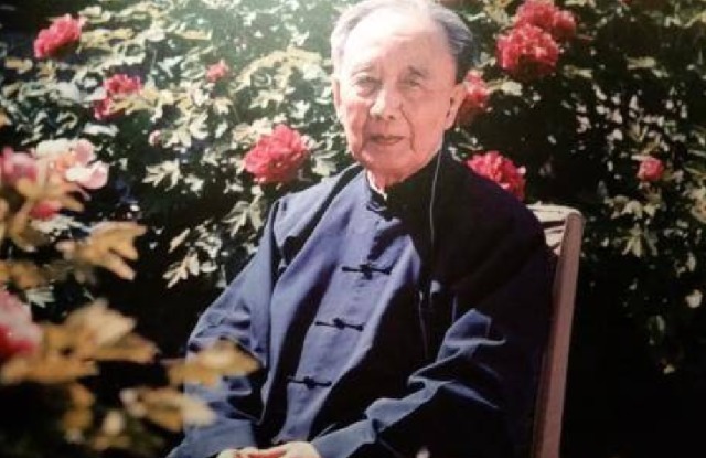 七言诗$同是文豪,郭沫若和鲁迅的水平到底相差多少两首七律,高下立判