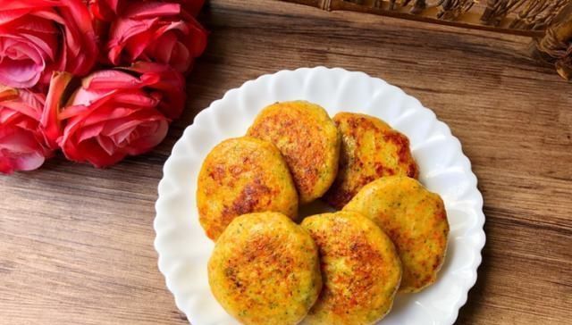 美味|早餐,我经常给家人做这款小饼,低脂营养又美味,家人超喜欢