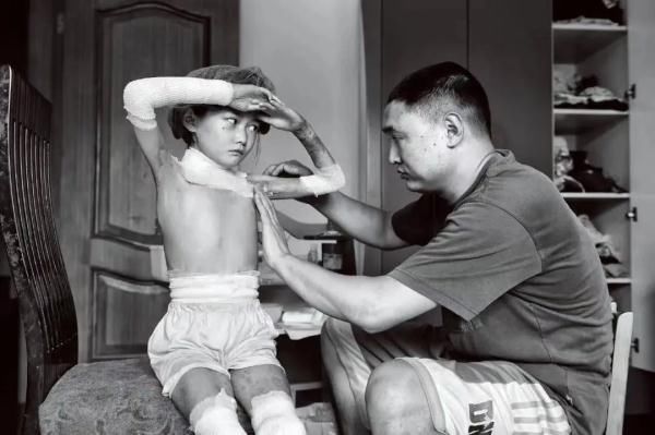 定格|爱画画的“蝴蝶女孩”定格在18岁