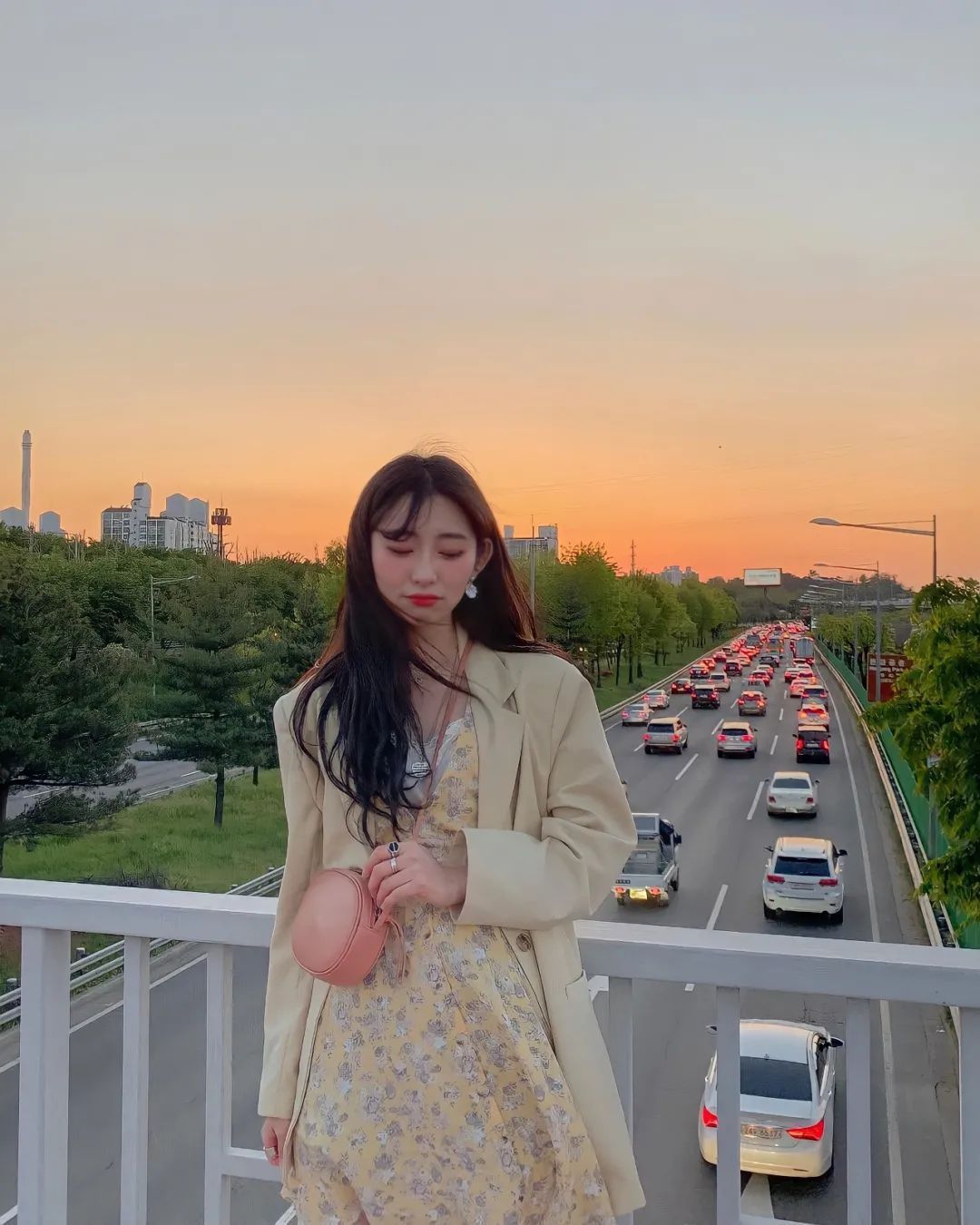 小姐姐|裙子款式太多怎么选？今夏流行穿“茶歇裙”，气质又显高