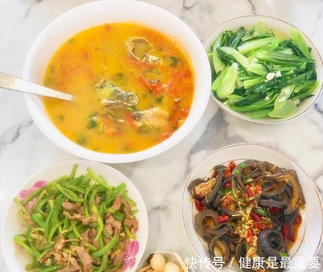 产后第40天,婆婆这样做月子餐,把儿媳妇养得白白胖胖