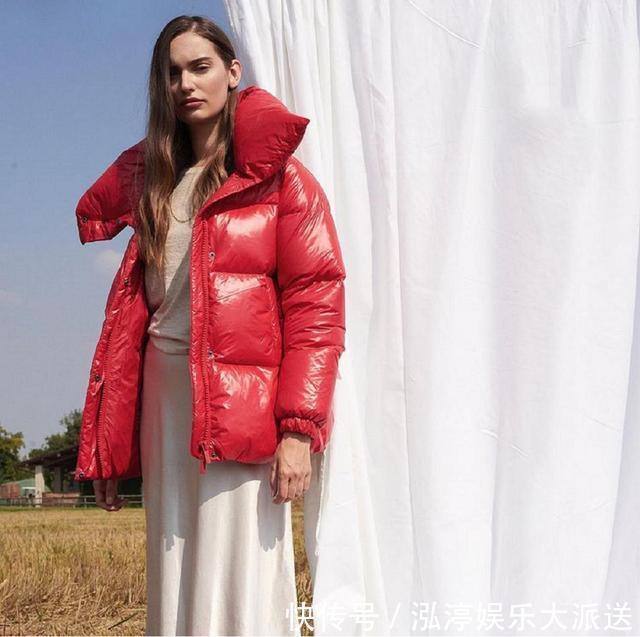 不管大衣还是羽绒服,女人少买黑色,这3种颜色更高级,洋气减龄