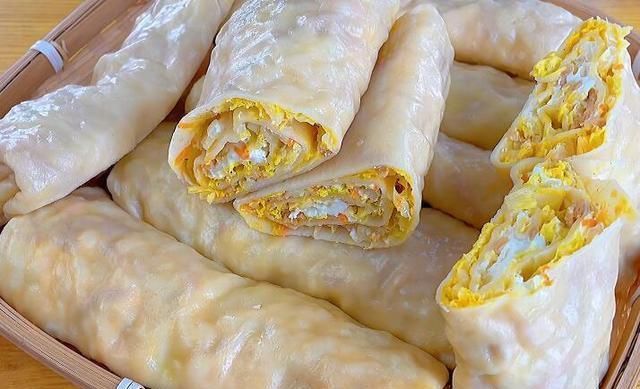 立冬后，多给家人做这道面食，一卷一蒸，暄软筋道，鲜香又美味