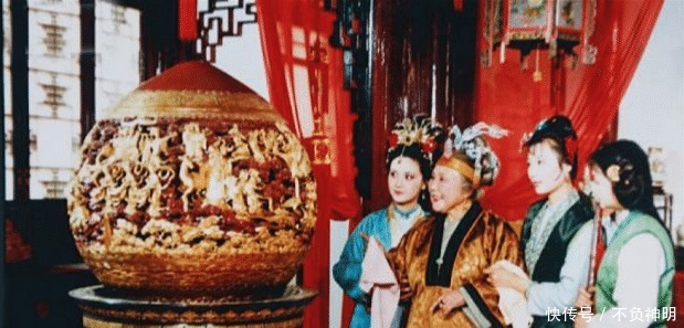 后半生|前半生是贾府千金,后半生是豪门怨妇,自命清高,因子嗣掏空身体!