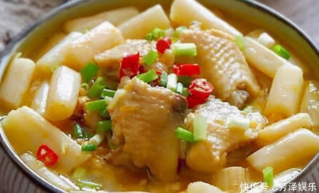 女人想要别人皮肤好,常吃三种美食,补水养颜,防止肌肤衰老