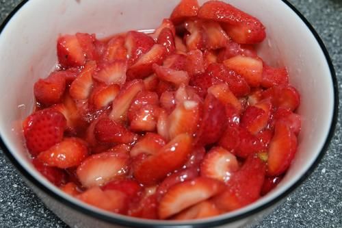 三月最爱草莓，自制草莓酱做法简单无添加剂，好吃看得见