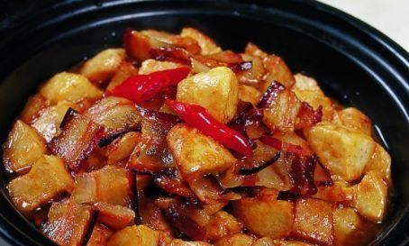 汤匙|红薯放入鸡肉里面,软嫩多汁,做法简单,食材普通,美味可口