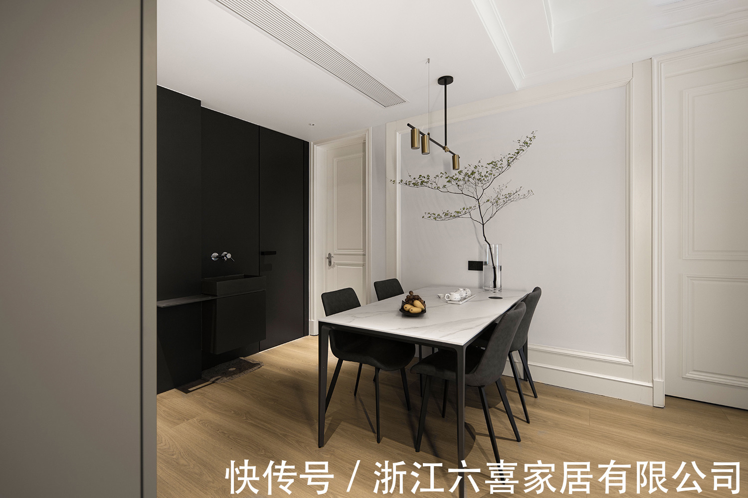 墨菲床|全隐形收纳惊艳整个小区,精细化改造的 82㎡ 精装房住着有多爽?