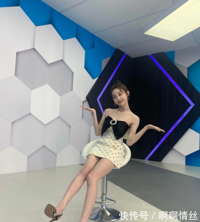 雙腿|李子璇的“綠茶坐”火了,看她雙腿怎么放,賊顯腿長!