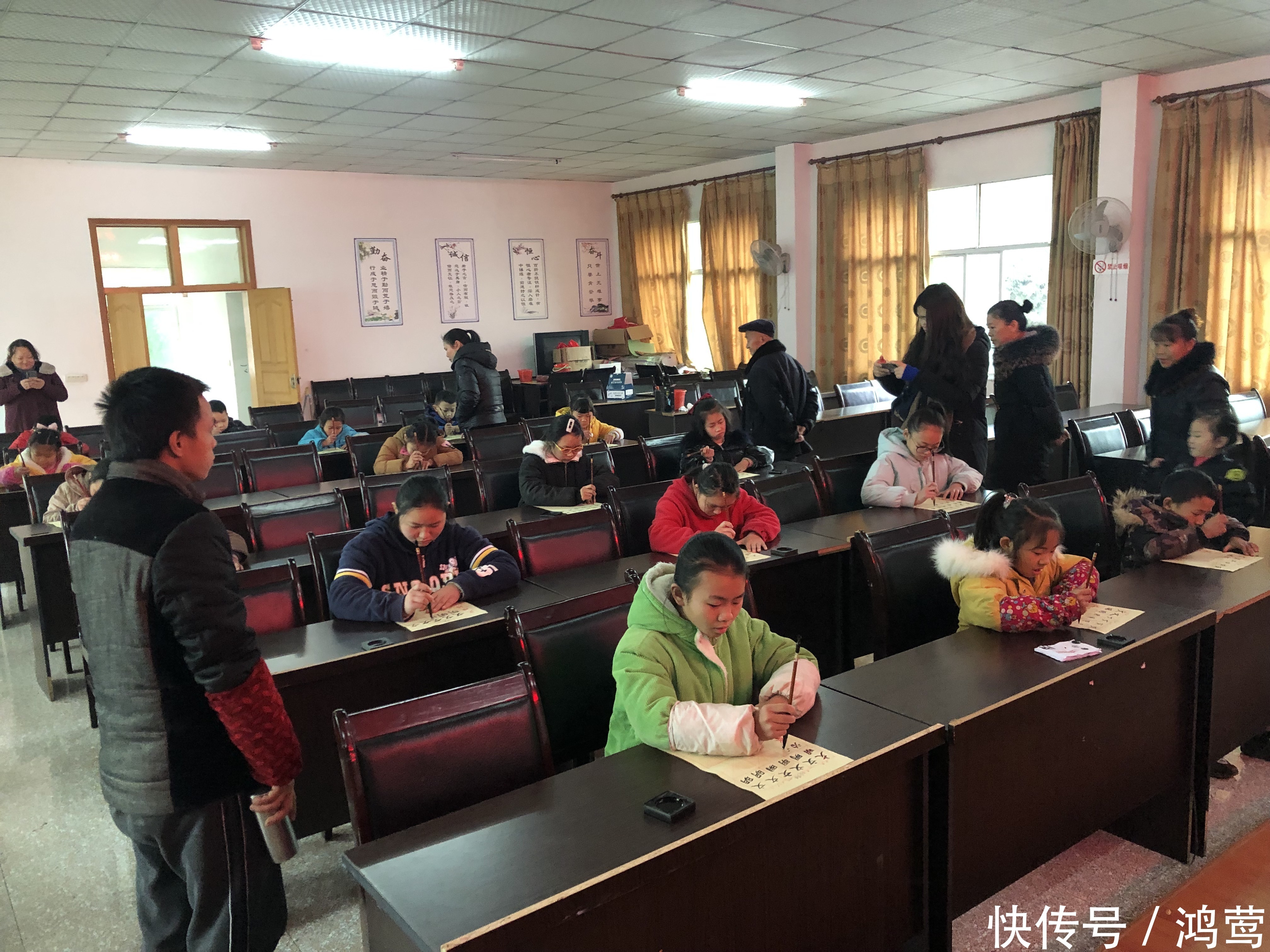 儿童乐园|堡堂儿童乐园开展“翰墨书香传家风”书法比赛活动