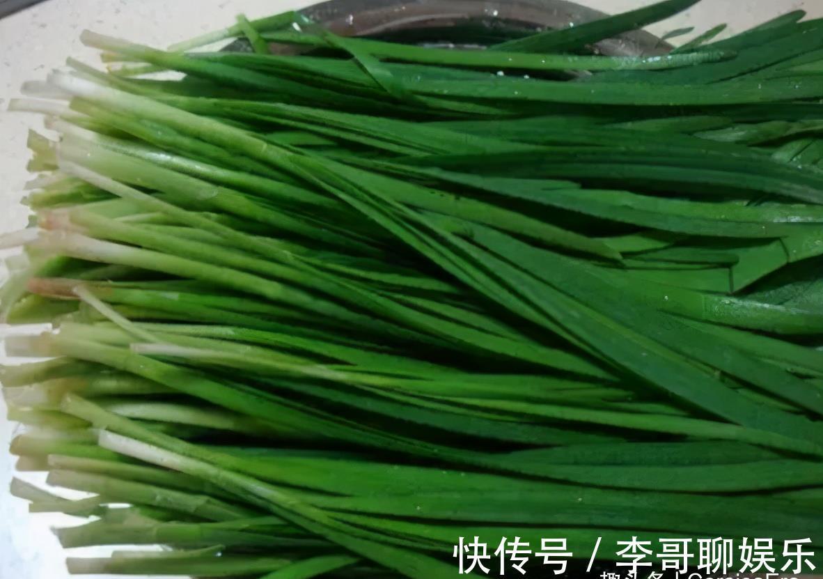 鲜味|调韭菜馅，调料牢记“2放2不放”，韭菜翠绿不出水，鲜味足，好吃