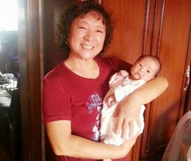 寓意|爸爸姓“鸡”,宝妈强烈要求随母姓,奶奶随口取的名字力挽狂澜