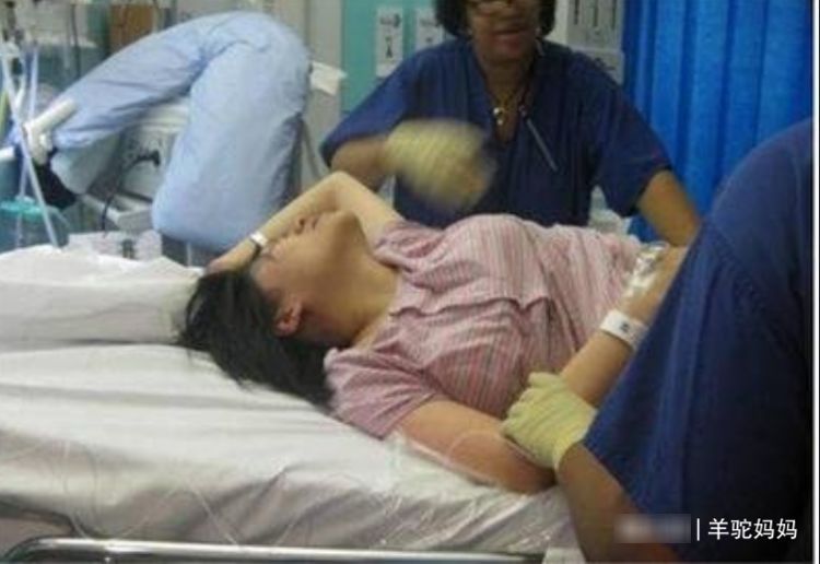 瑟瑟发抖|一次生两个和生两次，哪个更伤宝妈的身体和心理？做女人真不容易