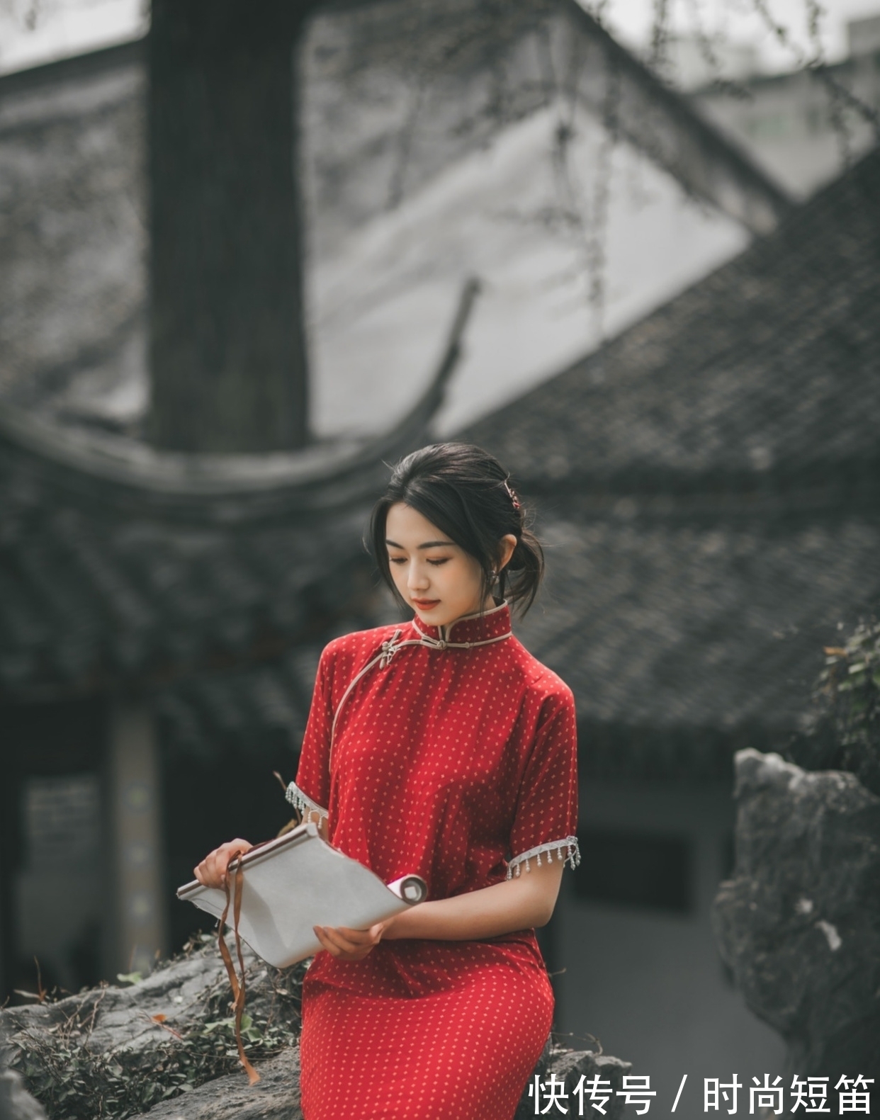 梅花$七绝·九首丨梅花不是无情物,月亮因何有扁圆?