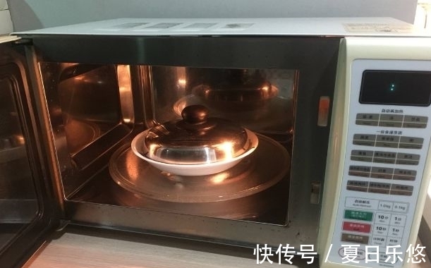 如何正确安全无害的使用微波炉？记住下面这些错误，生活更简单