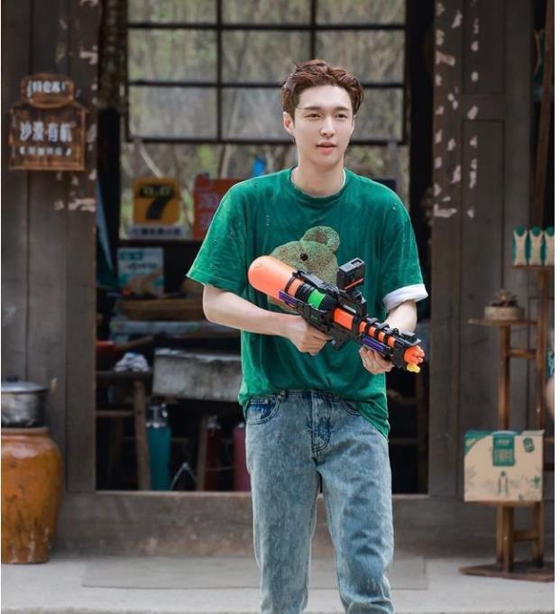 张艺兴|《向往的生活》最后一期，张艺兴发文告别，你们喜欢张艺兴吗？