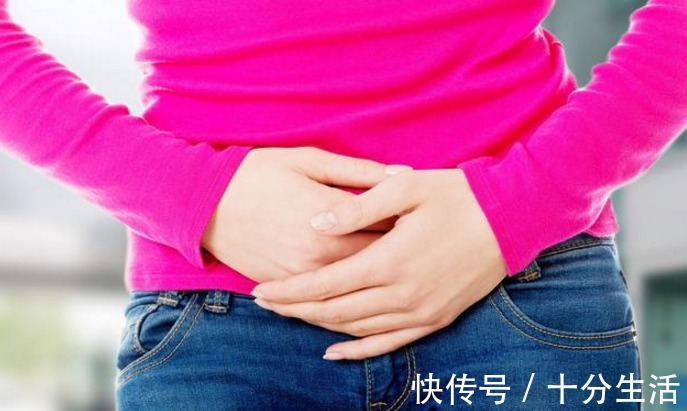 子宮|女人來大姨媽，多吃2種菜，多喝2杯水，排出污血，子宮更健康