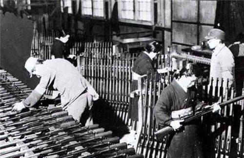 奖励|放羊娃意外发现日军“宝藏”,足足运了13辆卡车,得到100元奖励