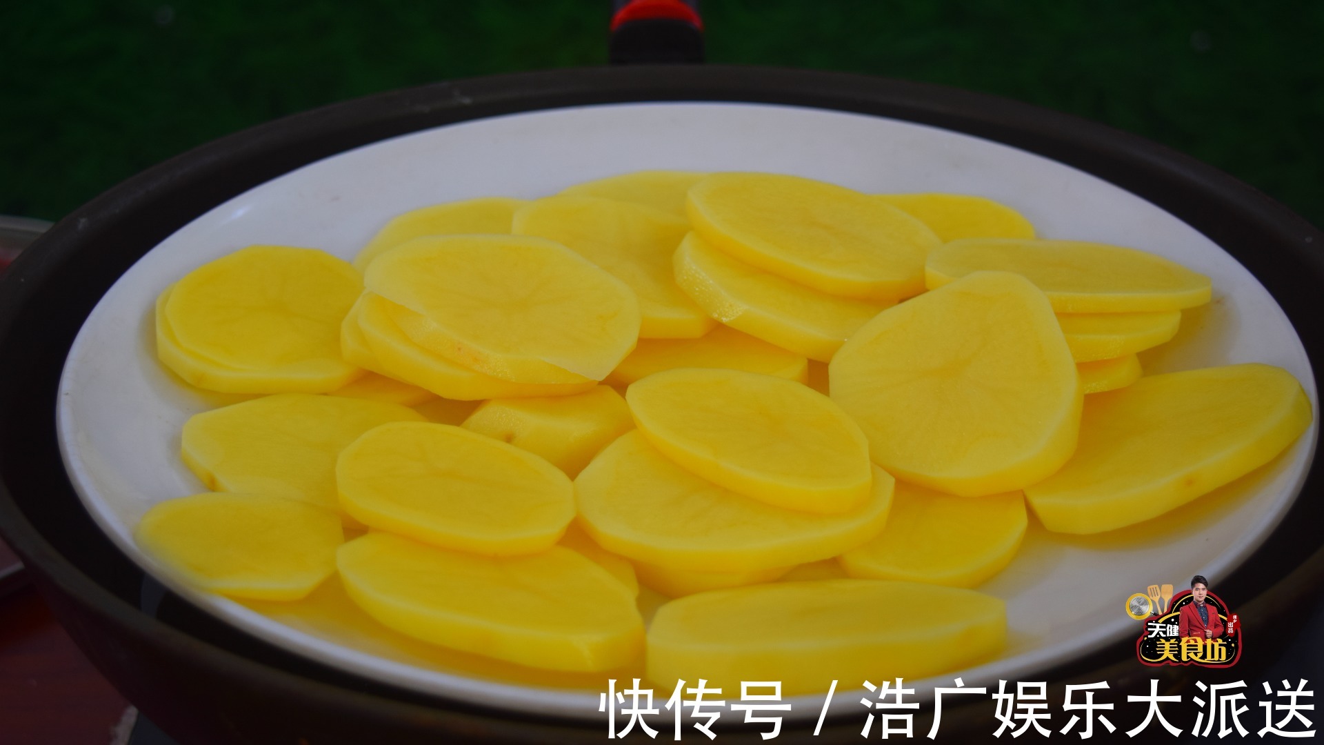 土豆别再炖着吃了,教你做美味馋人的糯米芝士土豆饼,超好吃!