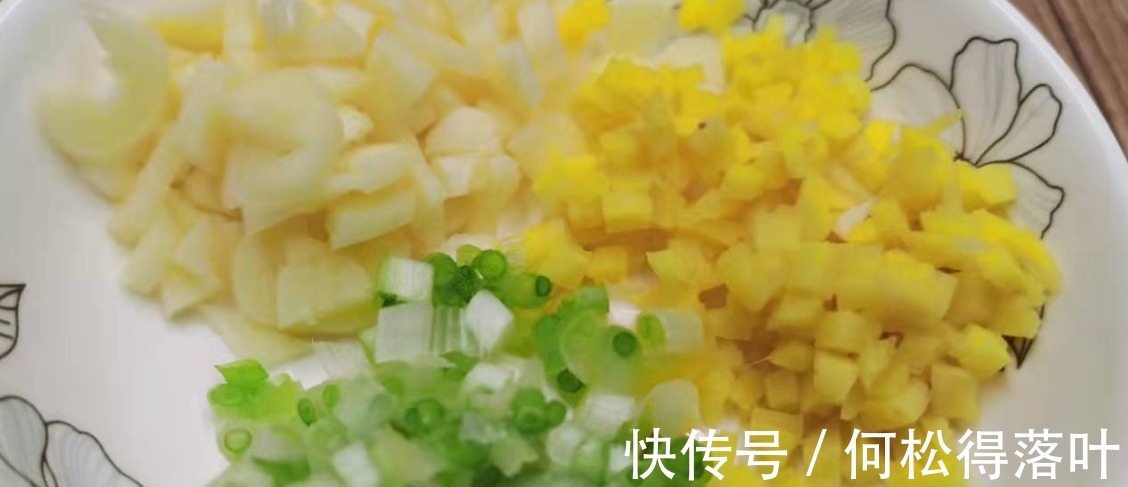 榨菜炒肉丝|榨菜炒肉丝的经典做法,色香味俱全,这就是干饭人的下饭菜!