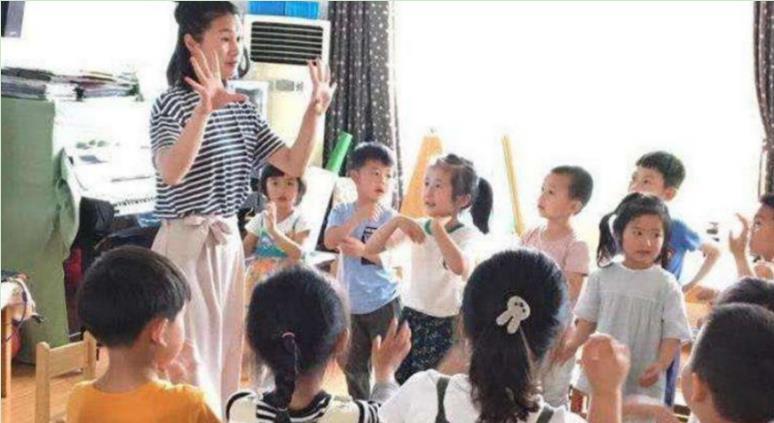 家长群|幼师误发午餐照到家长群,虽然很快撤回,还是被眼尖的家长截图了