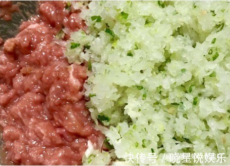 做萝卜馅饺子,用生的好还是焯水的好原来一直做错,难怪不好吃