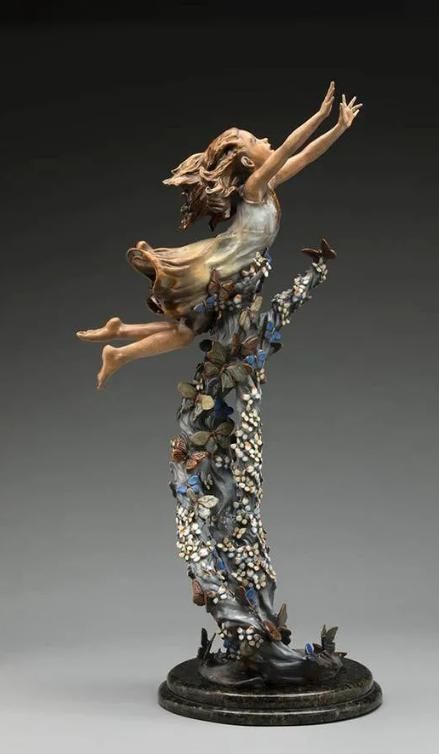 vega@被公认最具大师潜质的美女雕塑家,人体作品生动又别出心裁!