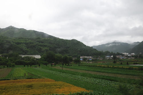 秦岭魔幻小城，蜀道、川陕公路、宝成铁路从此经过，去3次不够