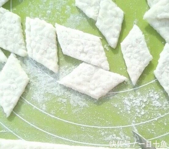 锅巴|剩米饭加上一种食材,就可以做成米饭锅巴了,嘎嘣脆!