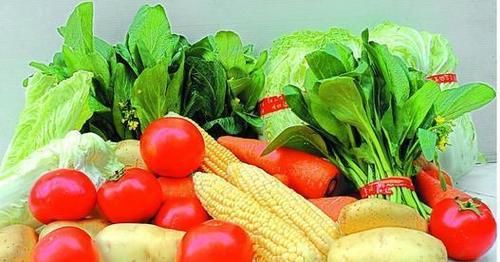  皱纹|皮肤科主任：睡前1个好习惯，每天坚持做，皱纹“逃走”，好年轻