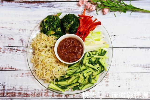 蔬菜|东北名菜酱蘸菜，简单方便又美味，一口便可以吃到几种蔬菜
