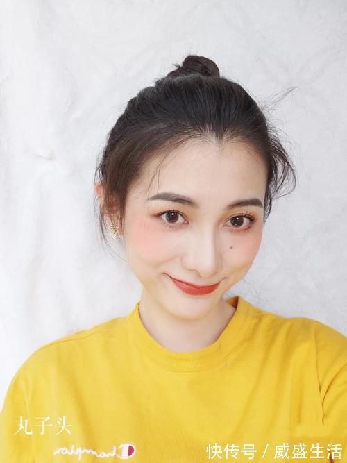 丸子头|30多岁头发怎么扎有气质,几组好看的发型,美丽又优雅