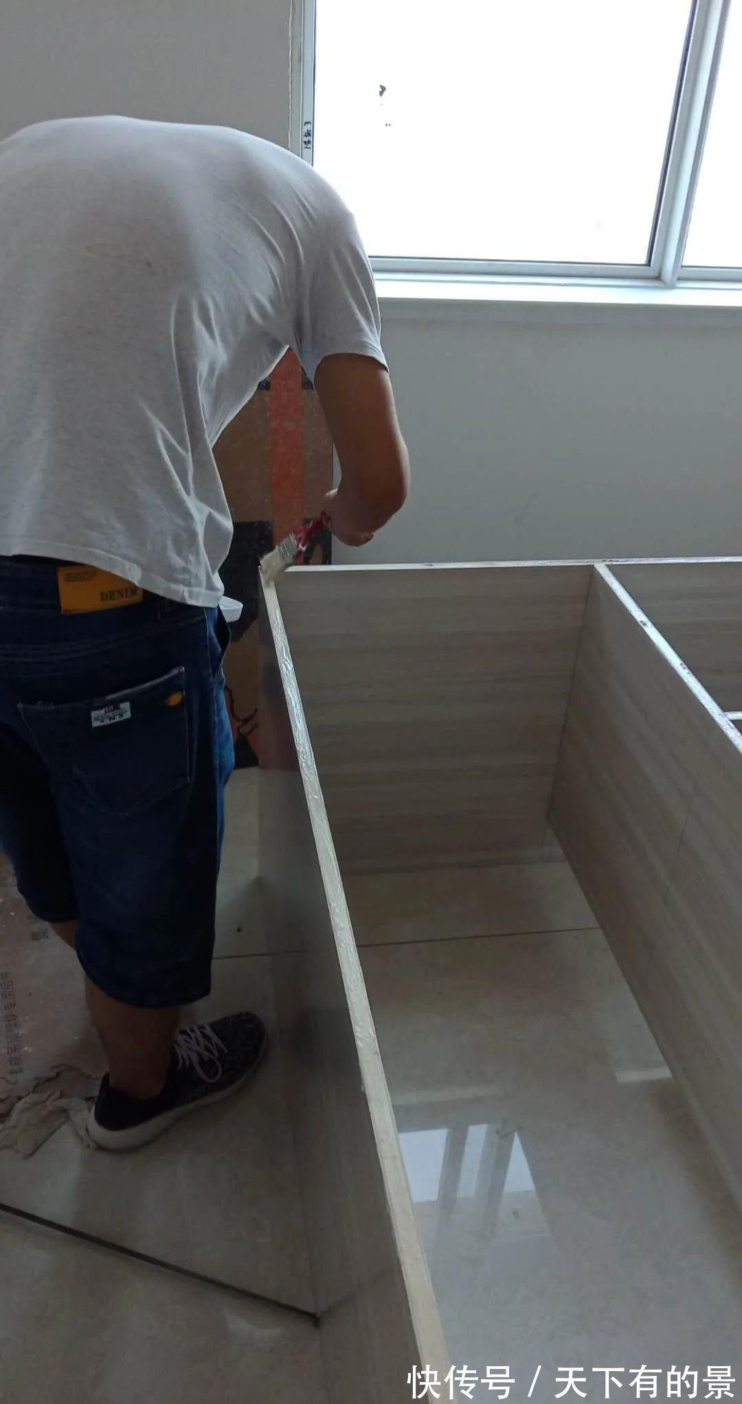 衣柜|500一平的衣柜使用这种板材做后背，师傅却说这已经是最好的了