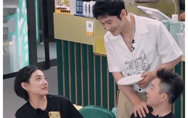 《中餐廳5》5個菜500多被指定價虛高，寧靜爆料王剛曾吐槽黃曉明“有病”