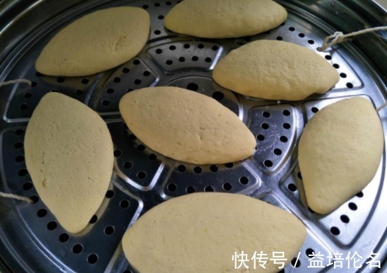 酥脆|很多人不爱吃玉米面，试试这个新做法，香甜酥脆，一顿5个不够吃
