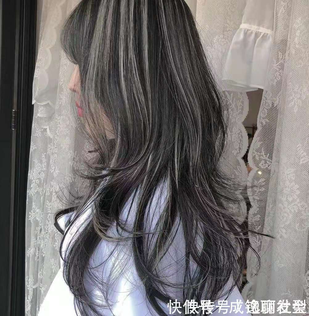 头发|还在为白发多而发愁?这些网红却专门染花白发,的确很潮的感觉