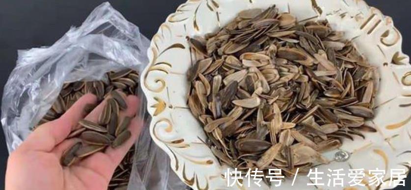 家里常见的“小东西”，在花盆里掺一把，君子兰叶片肥厚开花更多