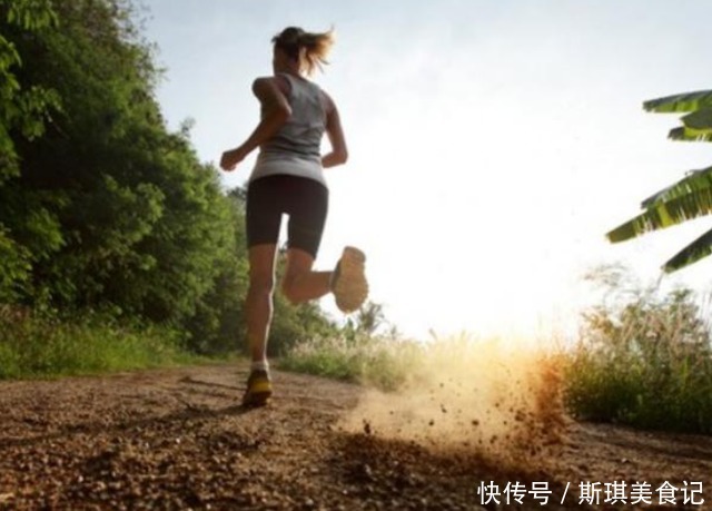 肝脏|肝不好是因大蒜吃多了?专家:想养肝的话,这几种食物尽量远离