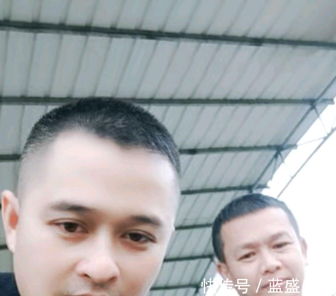 中国跳水队|生意做得红火!全红婵家的橙子已经卖完了,全爸开心在直播间问好!