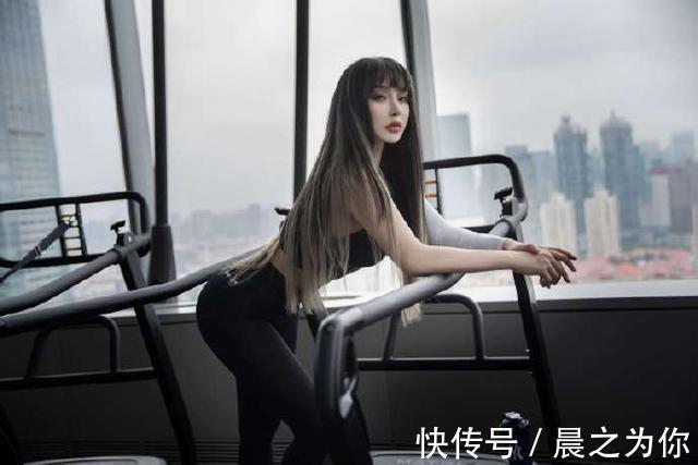 弹力|94年健身达人，练出迷人美臀，身材“不输”欧美女性