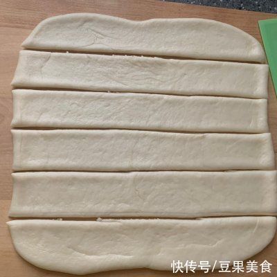 #2021亲子烘焙组——“焙”感幸福#手揉炼乳面包