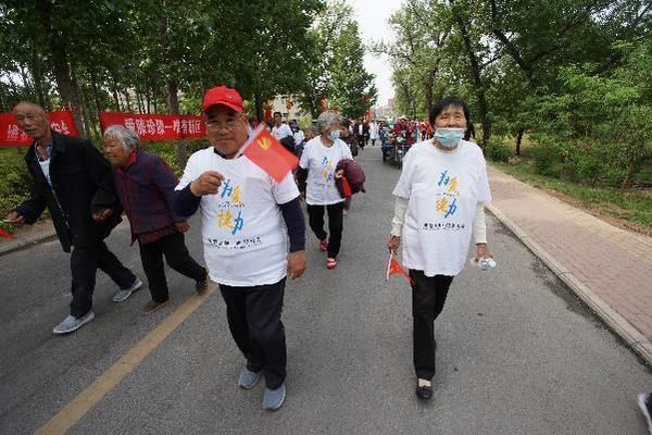 且行且珍膝！“健康关节中国行”走进滑县 专家提醒中老年人警惕膝关节炎