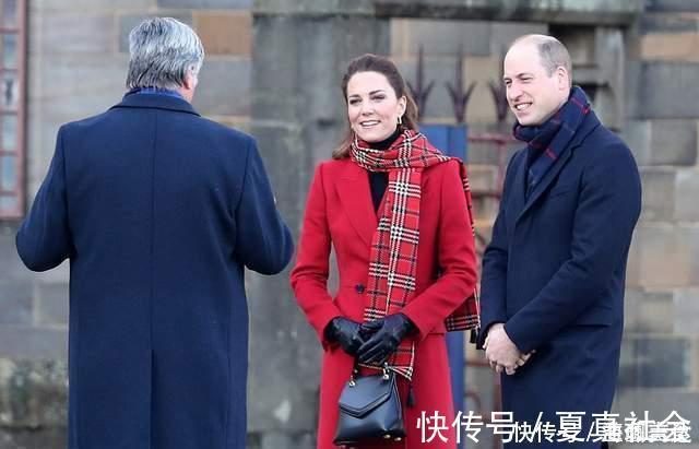 威廉|凯特总算让人眼前一亮!穿中国红大衣示范圣诞穿搭,换了发型超美