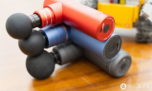 评测|网红产品都是智商税？云康宝金属迷你筋膜枪对比网红迷你筋膜枪评测