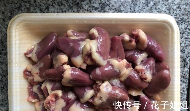 红辣椒|教你一道孜然鸡心，自己在家就能做，麻辣鲜香，清脆可口！