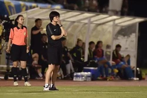 津云新聞網(wǎng)|凌晨1點(diǎn)，天津媒體再現(xiàn)爭(zhēng)議報(bào)道：賈秀全遭質(zhì)疑，球迷罵聲一片