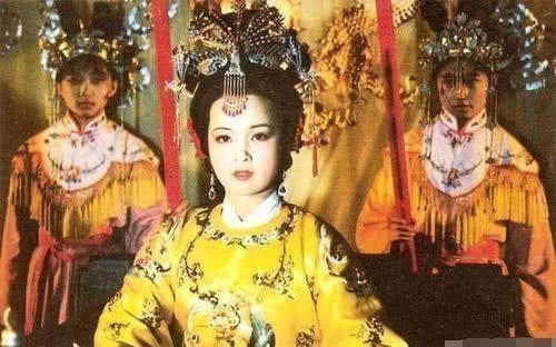 老太妃@贾元春何以会被赐死?连犯三忌你看她死前都干了什么