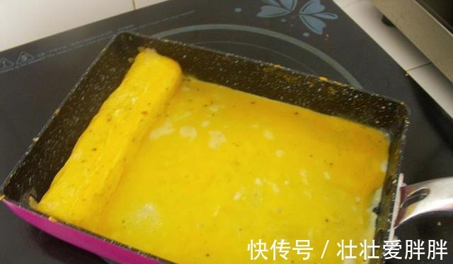 美味|酸黄瓜厚蛋烧，早餐美食，美味好吃！