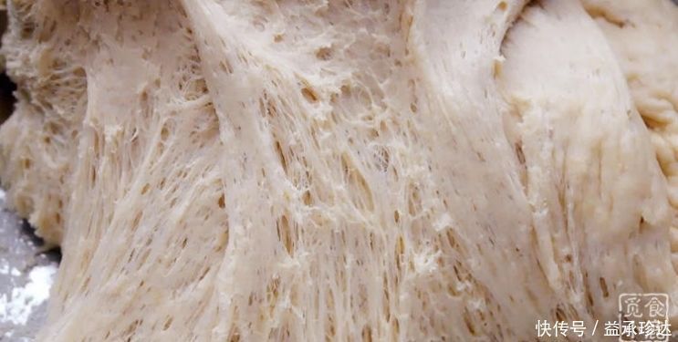 油条不用出去买,简单几步教你在家炸油条,蓬松酥脆,好吃又健康